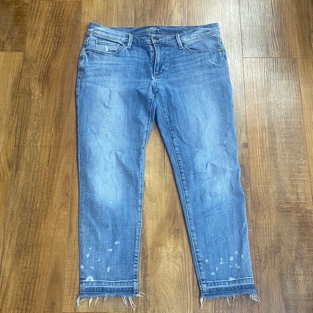 Loft relaxed fit cropped distressed bleached Jeans size 27/4